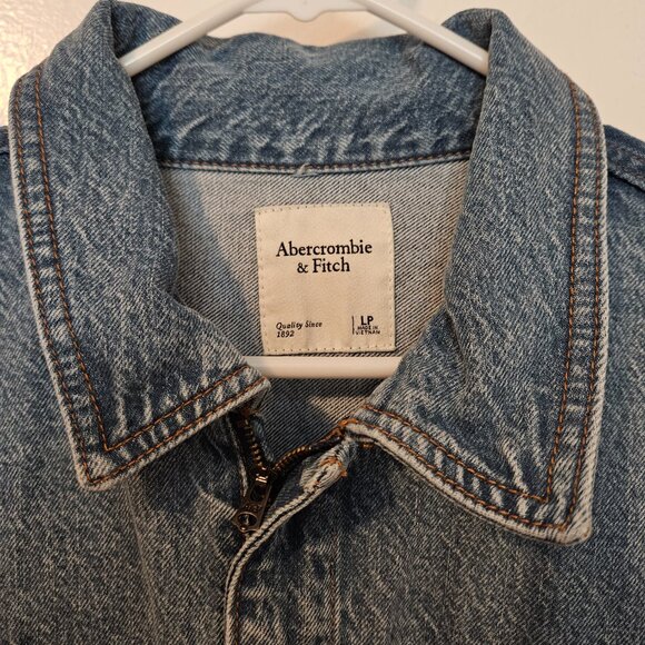 NWOT Abercrombie and Fitch 90s Relaxed Denim Jumpsuit Large Petite - Picture 2 of 8